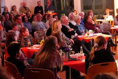 Rund 140 Gäste hatten ihre Freude am Programm